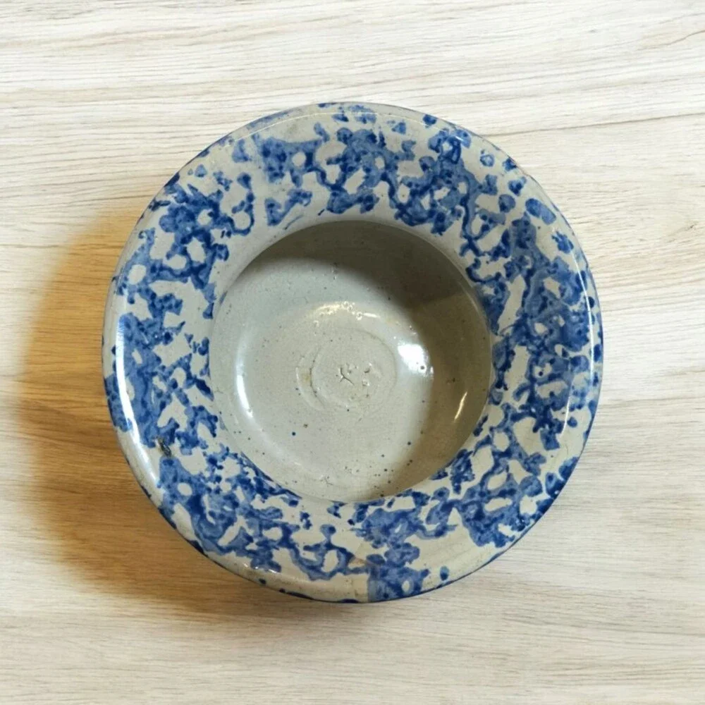 VINTAGE STONEWARE BLUE SPONGEWARE SPITOON/CUSPIDOR